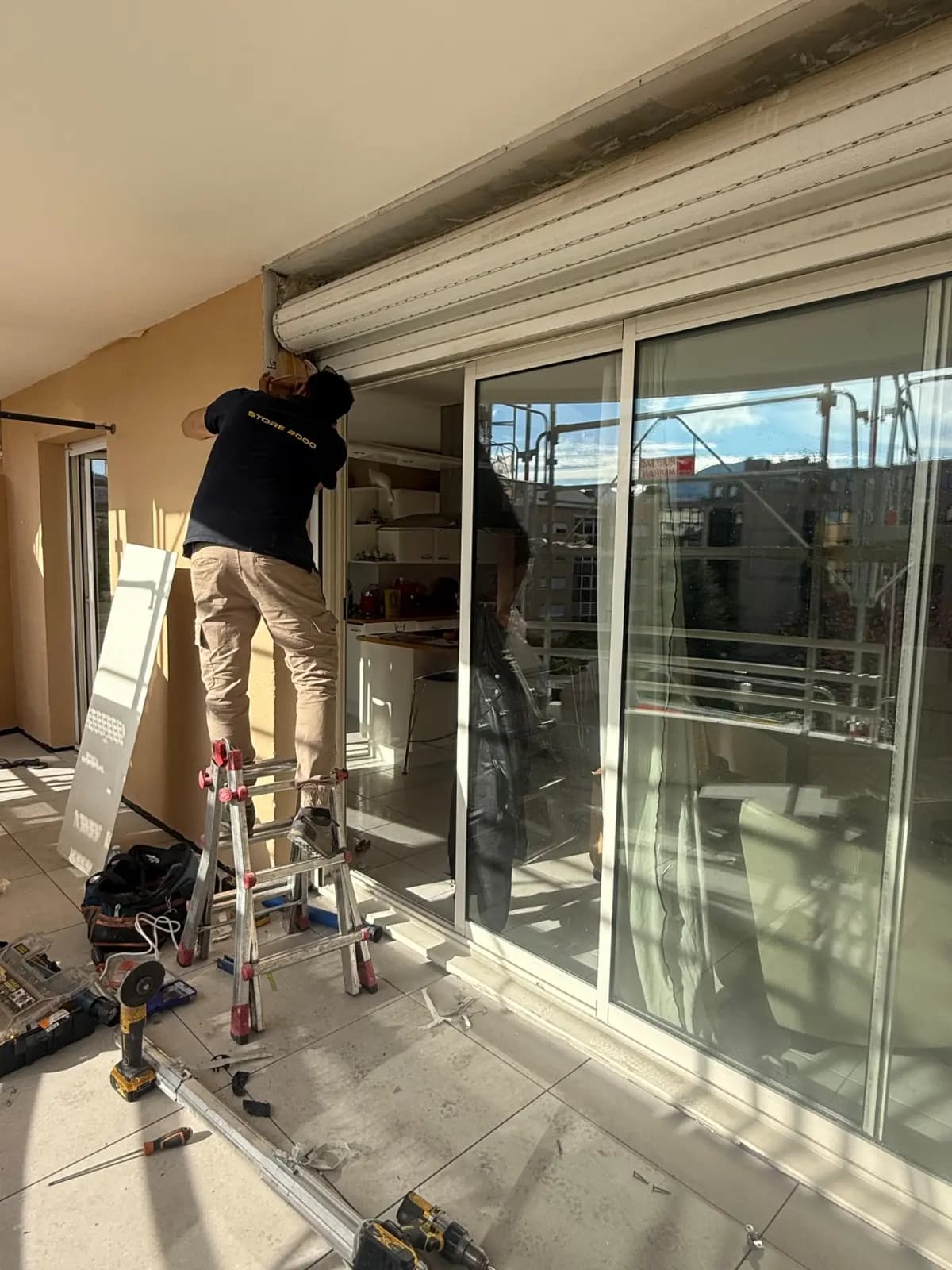 Installation volet roulant Tunisie – Store 2000